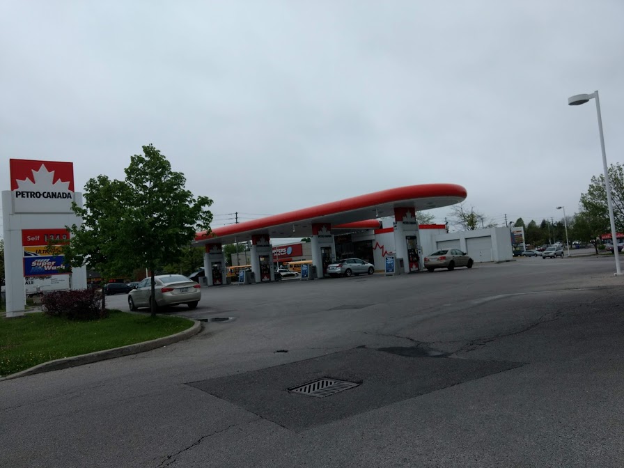 Petro-Canada | 2320 Lawrence Ave E, Scarborough, ON M1P 2P9, Canada | Phone: (416) 757-0550