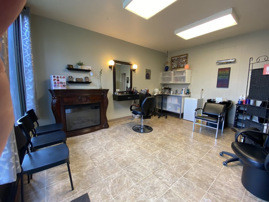 Loris Hair Studio | 4358 Verona Sand Rd, Verona, ON K0H 2W0, Canada | Phone: (613) 329-2700