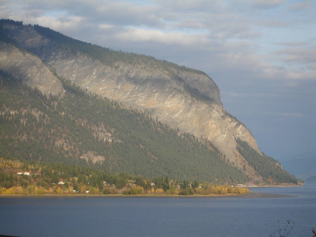 Sunnybrae Retreat Center & Cottage | 5404 Sunnybrae-Canoe Point Rd #1, Tappen, BC V0E 2X1, Canada | Phone: (250) 803-2480