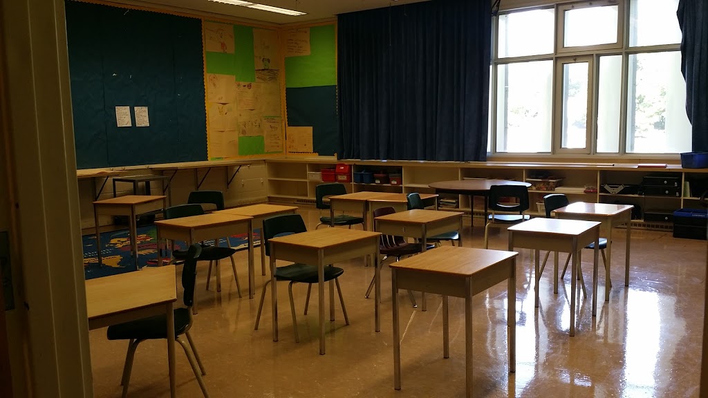 Whitney Junior Public School | 119 Rosedale Heights Dr, Toronto, ON M4T 1C7, Canada | Phone: (416) 393-9380