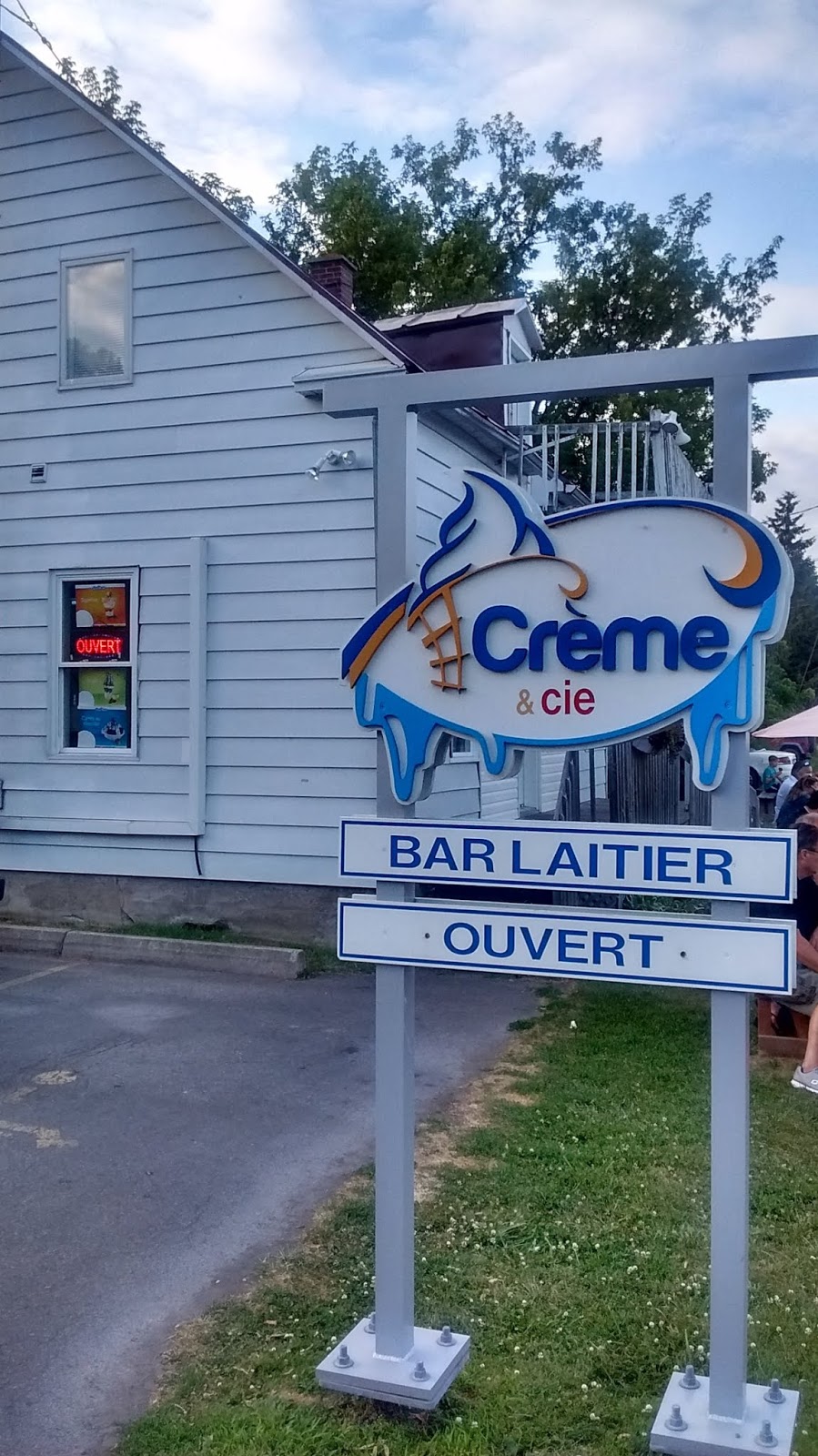 Crème et Cie | 309 Chem. du Fleuve, Coteau-du-Lac, QC J0P 1B0, Canada | Phone: (450) 308-1101