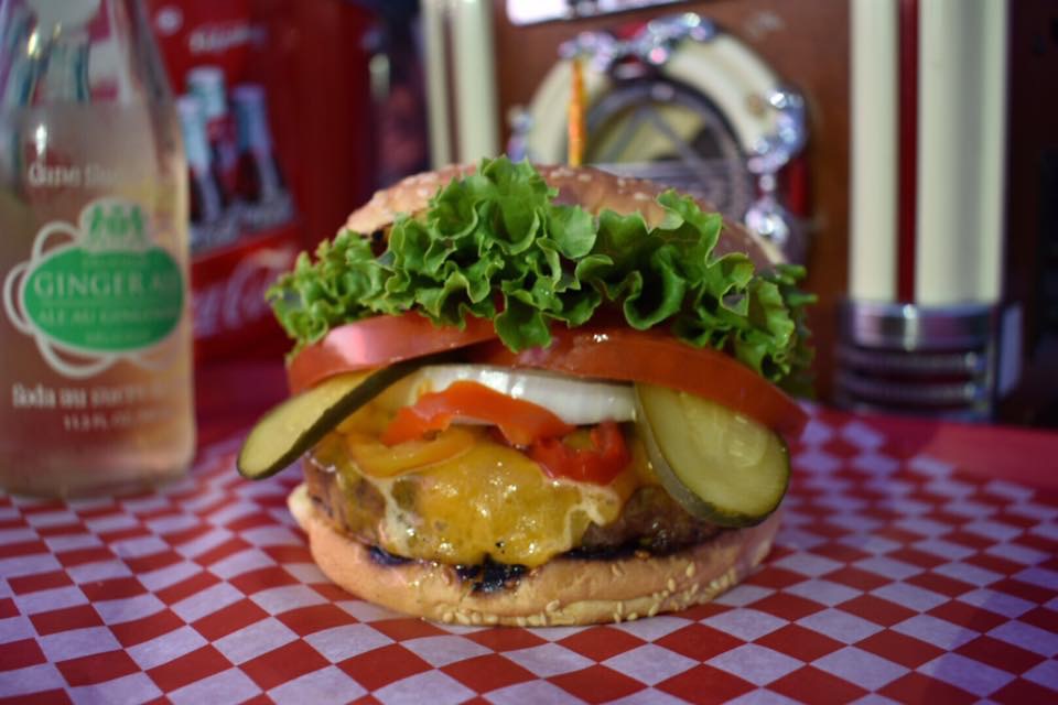 The Jukebox Diner | 5181 Drummond Rd, Niagara Falls, ON L2E 6E6, Canada