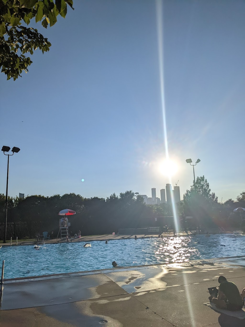 Riverdale Park East Outdoor Pool | 550 Broadview Ave, Toronto, ON M4K 2N6, Canada | Phone: (416) 392-7801