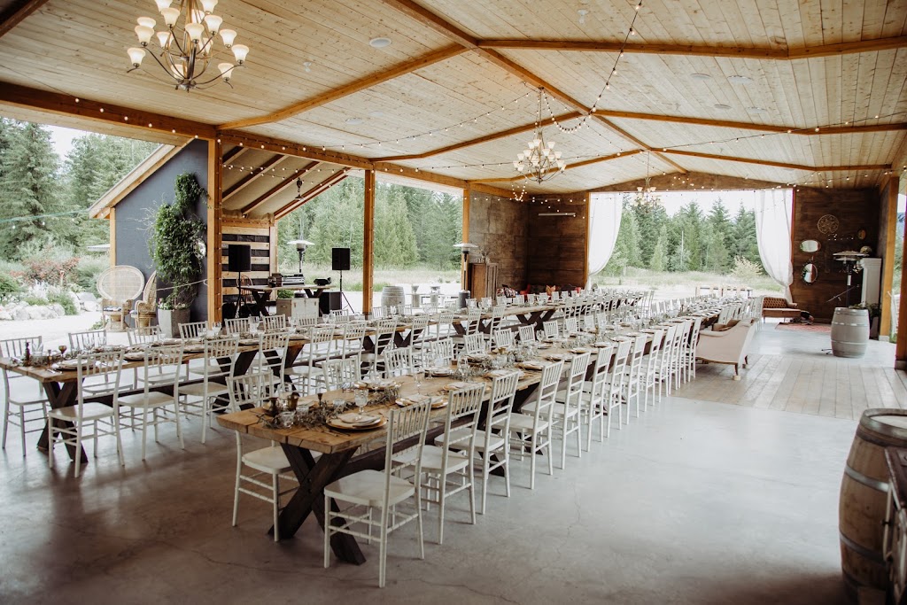 Rustic Wedding / High Country Tree Farm | 2046 Well Banks Rd, Sorrento, BC V0E 2W1, Canada | Phone: (250) 517-0752