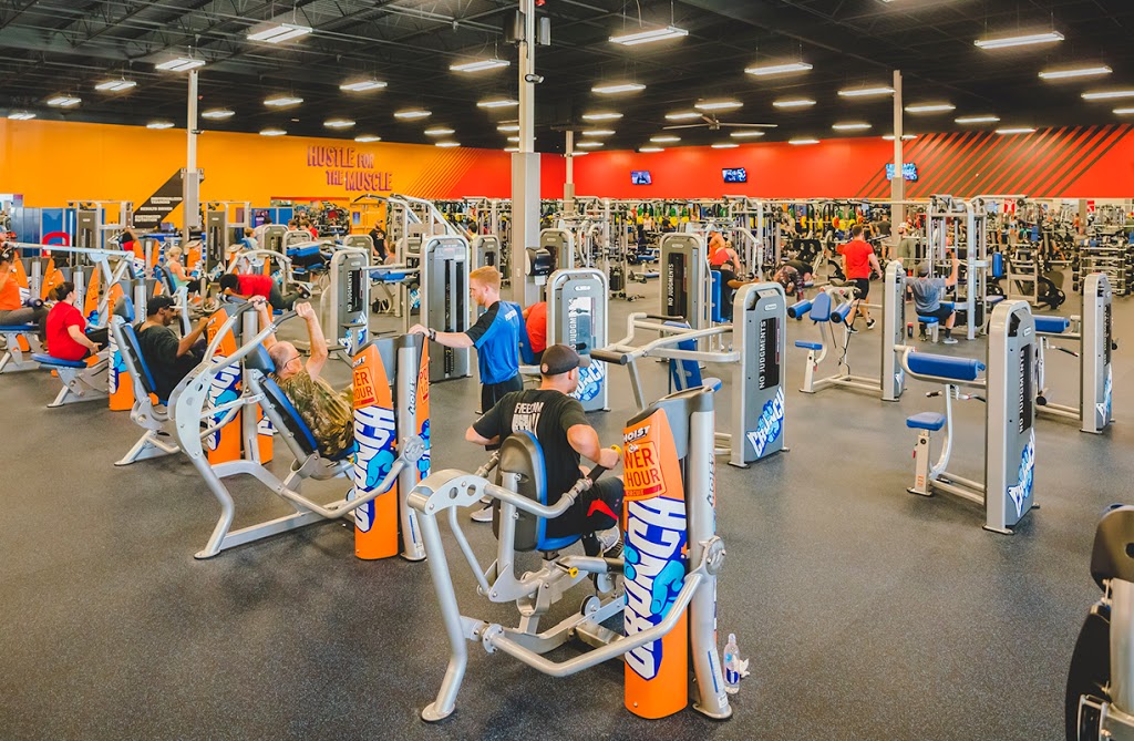 Crunch Fitness - London South | 765 Exeter Road London South, London, ON N6E 1L3, Canada | Phone: (519) 668-8887