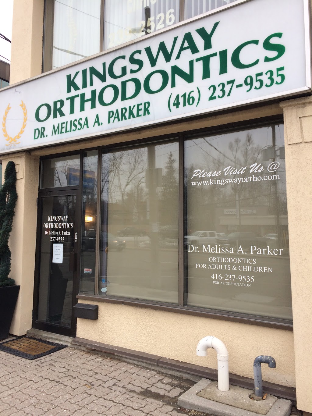 Kingsway Orthodontics | 3107 Bloor St W, Etobicoke, ON M8X 1E2, Canada | Phone: (416) 237-9535