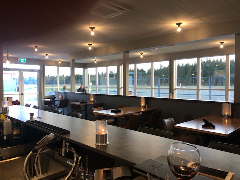 Final Approach Restaurant | 3-1000 Ravensbourne Ln, Qualicum Beach, BC V9K 1P9, Canada | Phone: (250) 752-8966