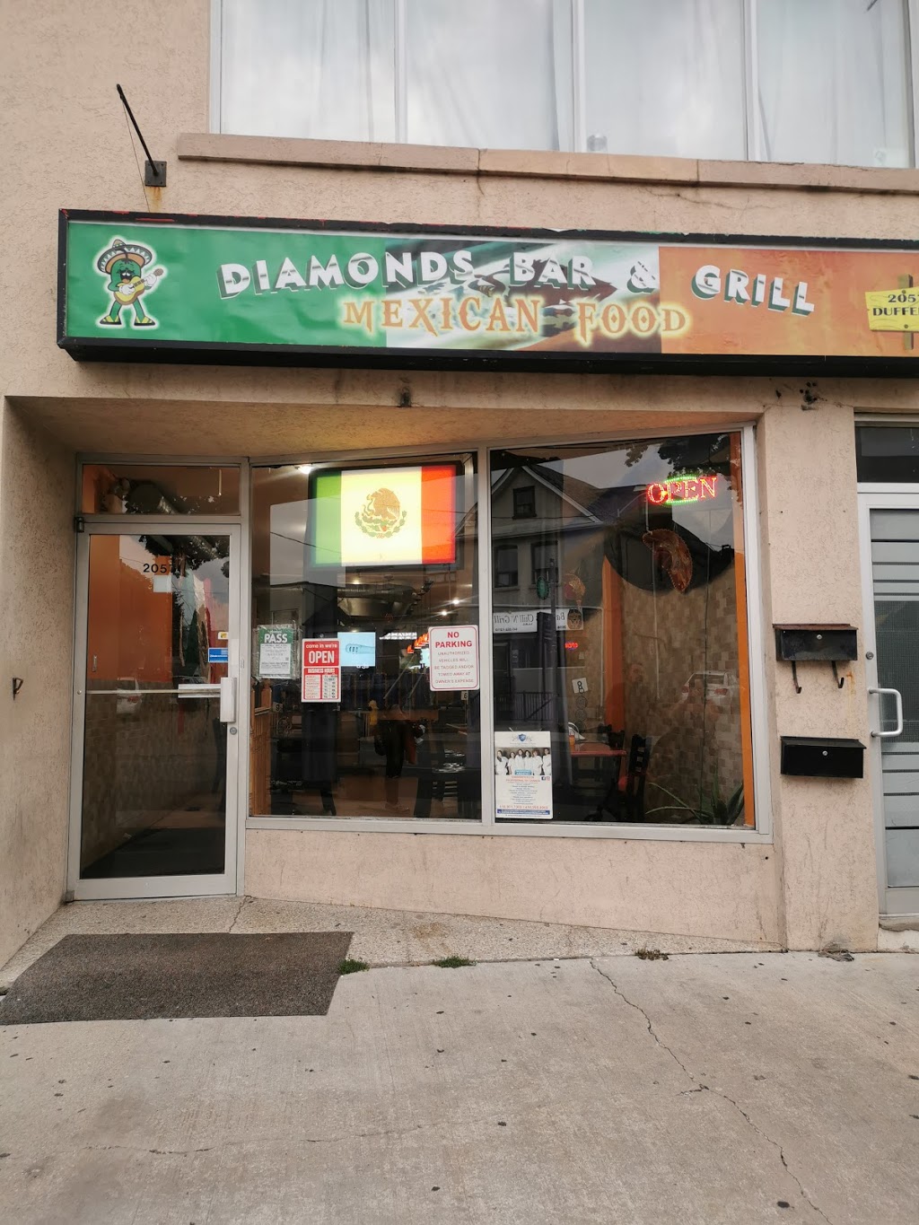 Diamonds bar & grill Mexican food | 2057 Dufferin St, York, ON M6E 3R6, Canada | Phone: (647) 710-3776