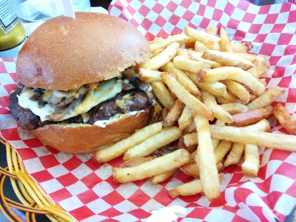 Little Louies Burger Joint & Soupery | 234 Clyde Rd, Cambridge, ON N1R 1L2, Canada | Phone: (519) 623-8500