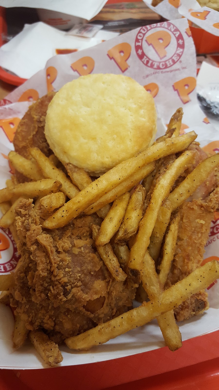 Popeyes Louisiana Kitchen | 5306 Dundas St W, Etobicoke, ON M9B 1B3, Canada | Phone: (416) 231-7866