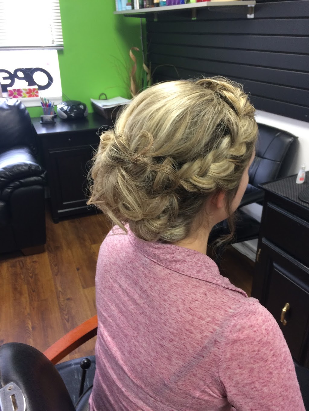 Bamboo Hair Stylists | 2 Sullivan Ave, Thorold, ON L2V 2X9, Canada | Phone: (905) 227-5526