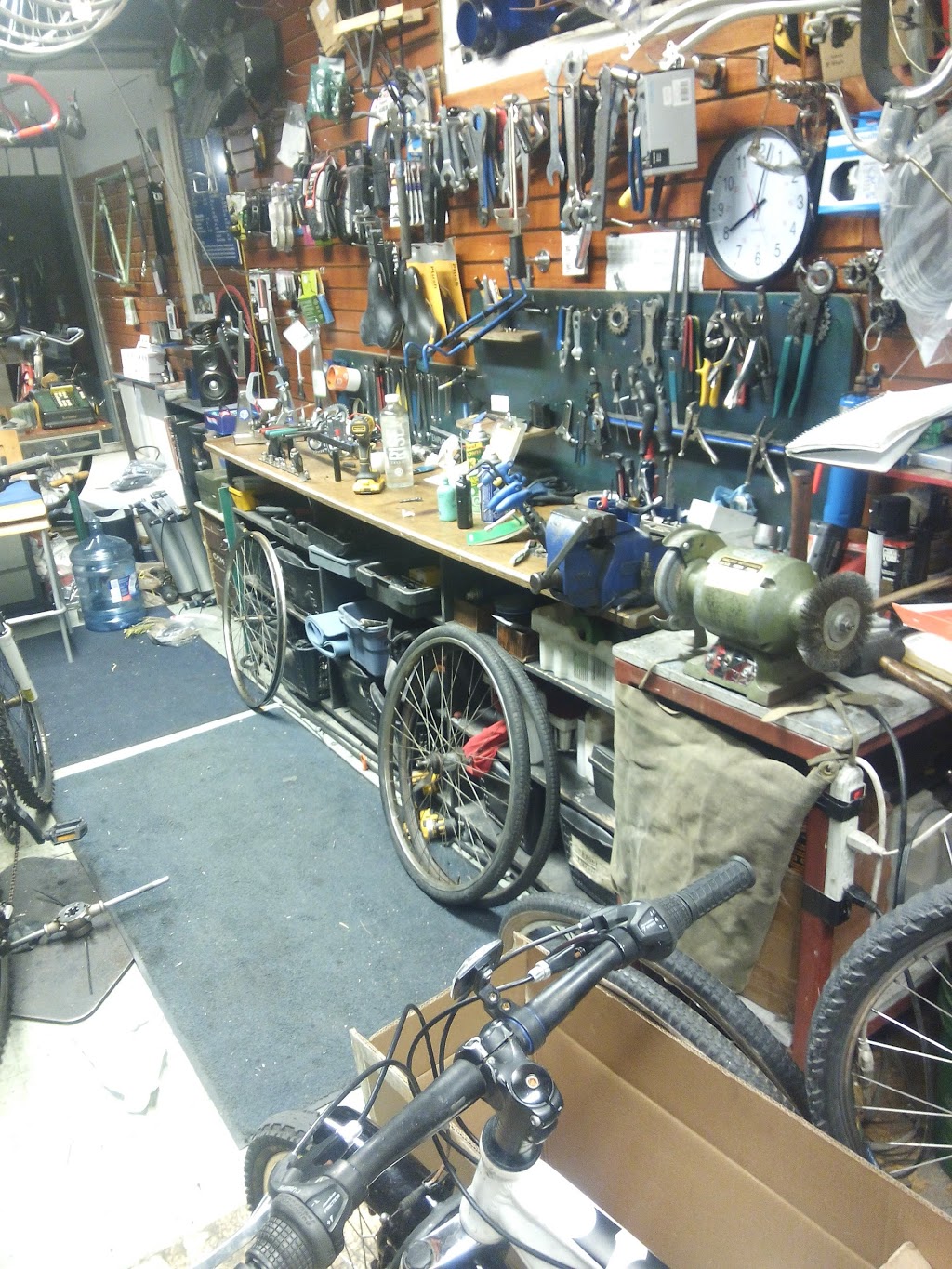 Dave... fix my bike | 254 Christie St, Toronto, ON M6G 3B8, Canada | Phone: (416) 944-2453