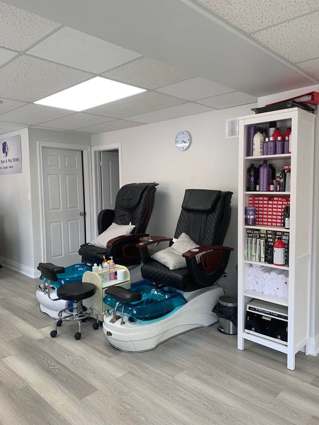 Family Hair & Nail Studio | 427 Rogers Rd, York, ON M6M 1A4, Canada | Phone: (416) 652-6903