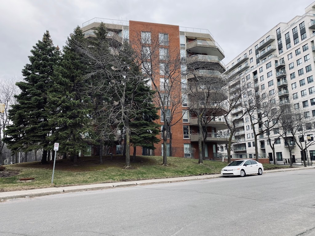 Rothchild Condominiums 1 | 6500 Chem. Mackle, Côte Saint-Luc, QC H4W 3G7, Canada | Phone: (514) 486-1660