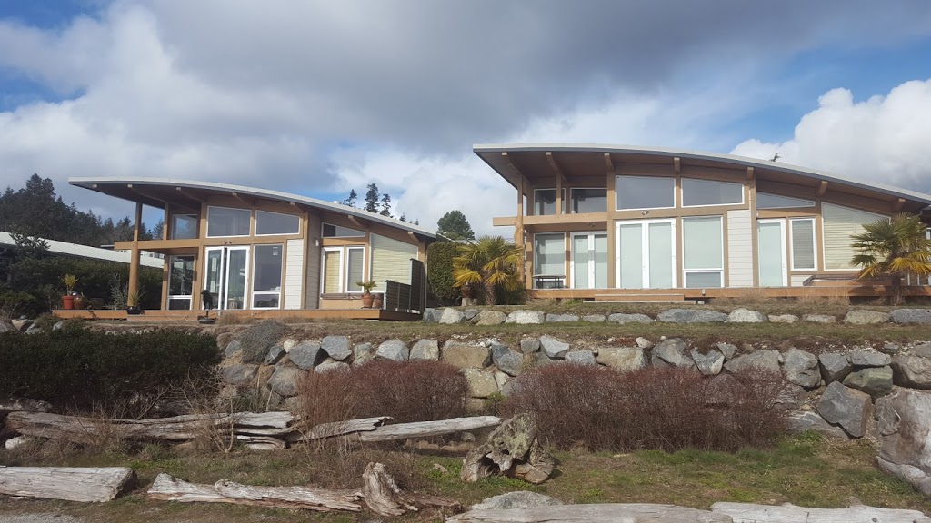 Absolute Heaven Oceanfront Suites | 6471 Sunshine Coast Hwy, Sechelt, BC V0N 3A7, Canada | Phone: (604) 740-4261