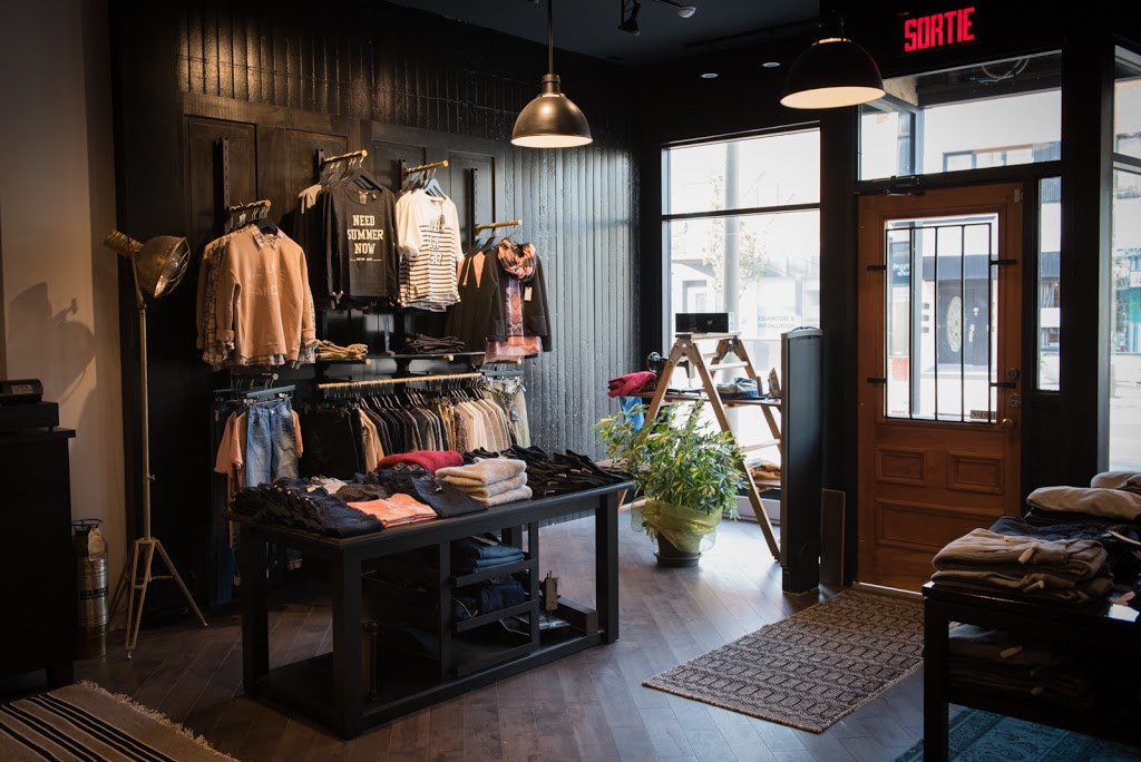 I.Rags | 6575 Boul St-Laurent, Montréal, QC H2S 3C5, Canada | Phone: (514) 273-6321