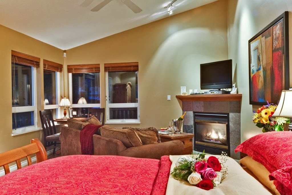 The Bonniebrook Lodge | 1532 Ocean Beach Esplanade, Gibsons, BC V0N 1V5, Canada | Phone: (604) 886-2887