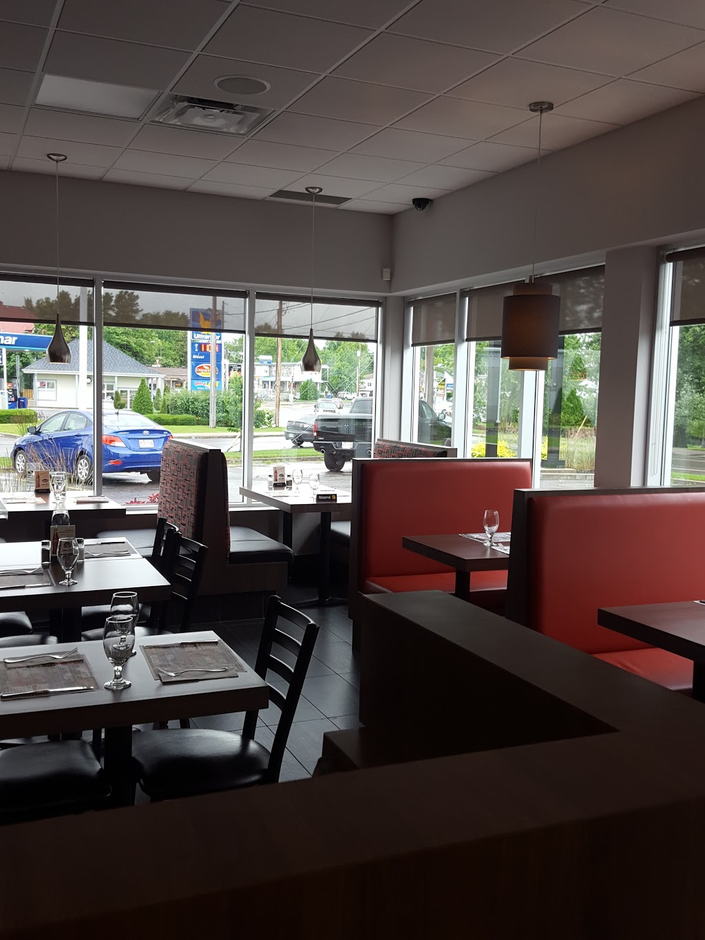 Coq-O-Bec | 11 Chemin dOka, Saint-Eustache, QC J7A 1K6, Canada | Phone: (450) 623-6363