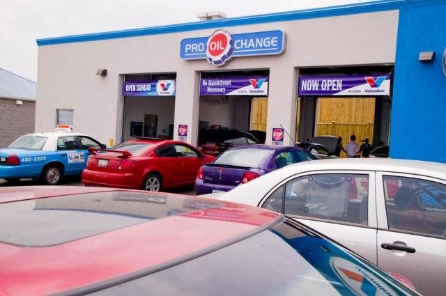 Pro Oil Change | 1835 Adelaide St N, London, ON N5X 0E3, Canada | Phone: (226) 270-7730