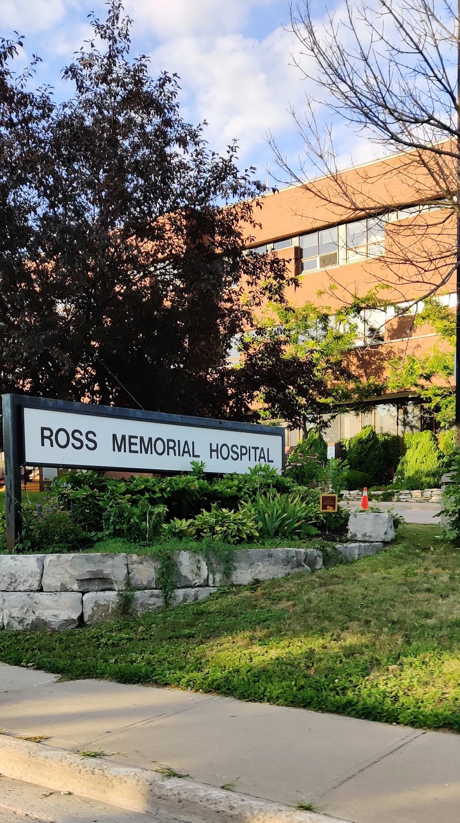 Ross Memorial Hospital | 10 Angeline St N, Lindsay, ON K9V 4M8, Canada | Phone: (705) 324-6111