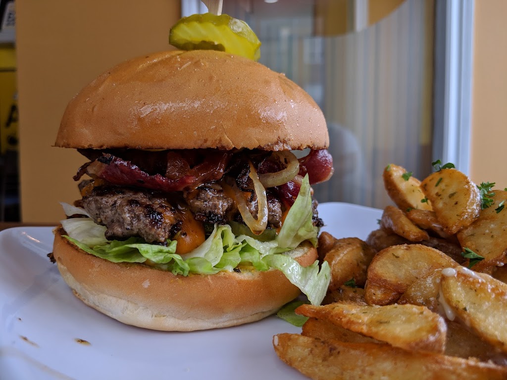 Lazeezo Gourmet Burgers & Poutine | 480 Parkland Dr, Halifax, NS B3S 1P9, Canada | Phone: (902) 445-4031