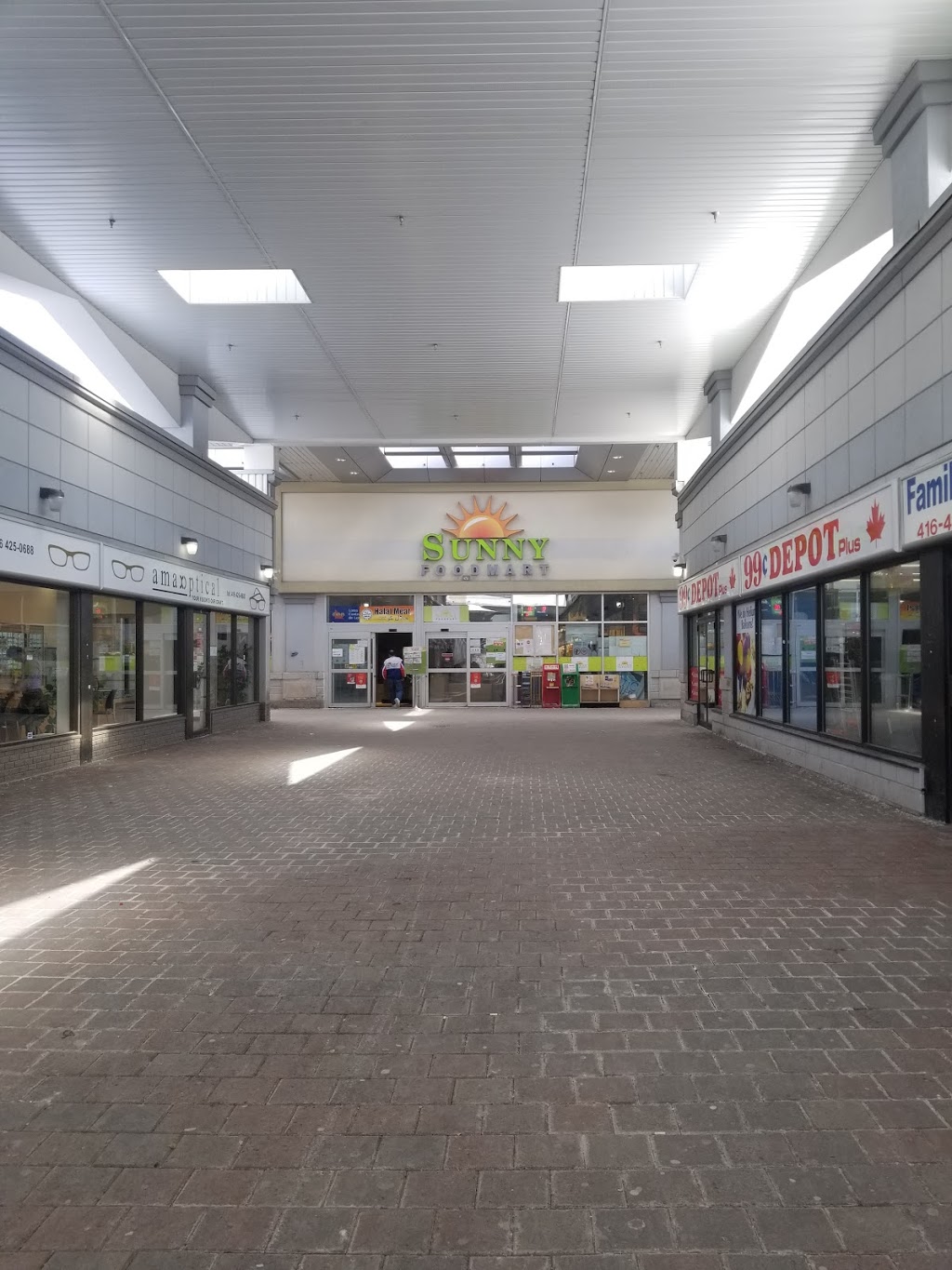 Flemingdon Park Shopping Centre | 747 Don Mills Rd, North York, ON M3C 1T2, Canada | Phone: (416) 429-9873