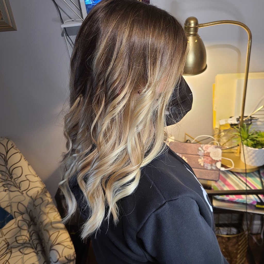 Barries Hair Girl | 81 Masters Dr, Barrie, ON L4M 6W8, Canada | Phone: (705) 718-8456