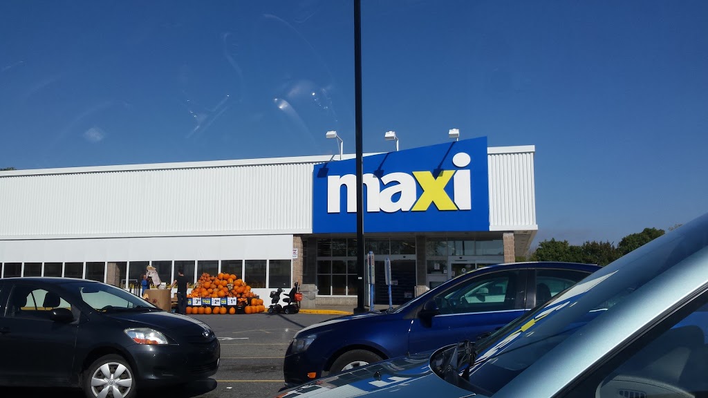 Maxi | 15000 Avenue Saint-Louis, Saint-Hyacinthe, QC J2T 3E2, Canada | Phone: (450) 771-2737