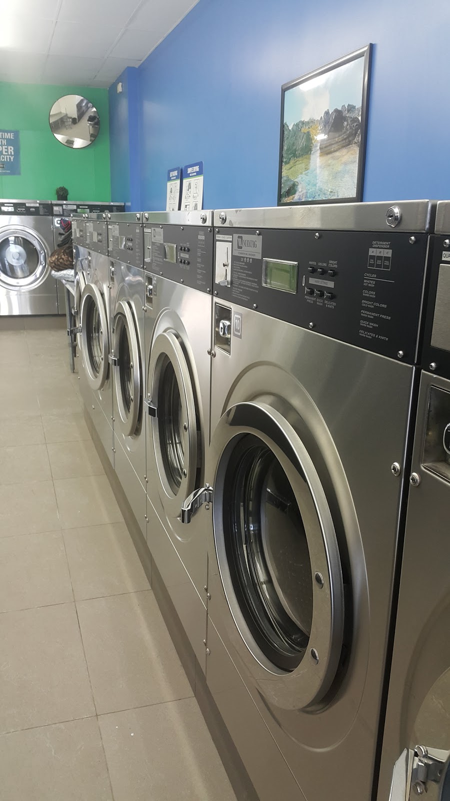 Crystal Water Coin Laundry | 2425 Truscott Dr #13c, Mississauga, ON L5J 2B4, Canada | Phone: (416) 258-7228