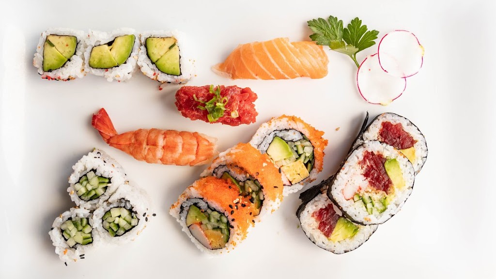 Caviar sushi | 438 Bd Adolphe-Chapleau, Bois-des-Filion, QC J6Z 2J3, Canada | Phone: (450) 621-2111