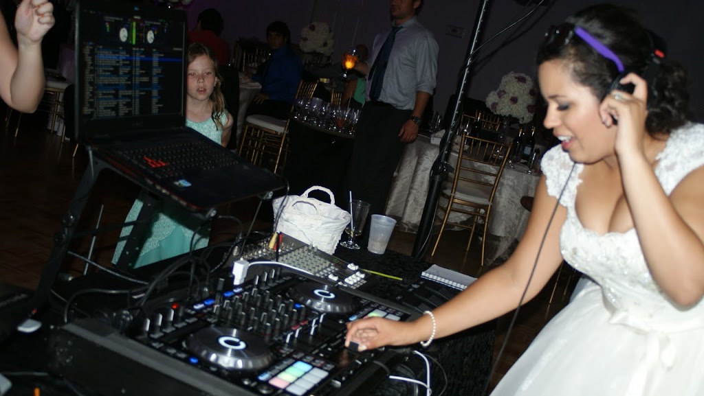 The Sounds DJ Services and Entertainment | 2050 Upper Middle Rd #29, Burlington, ON L7P 3R9, Canada | Phone: (905) 630-6616
