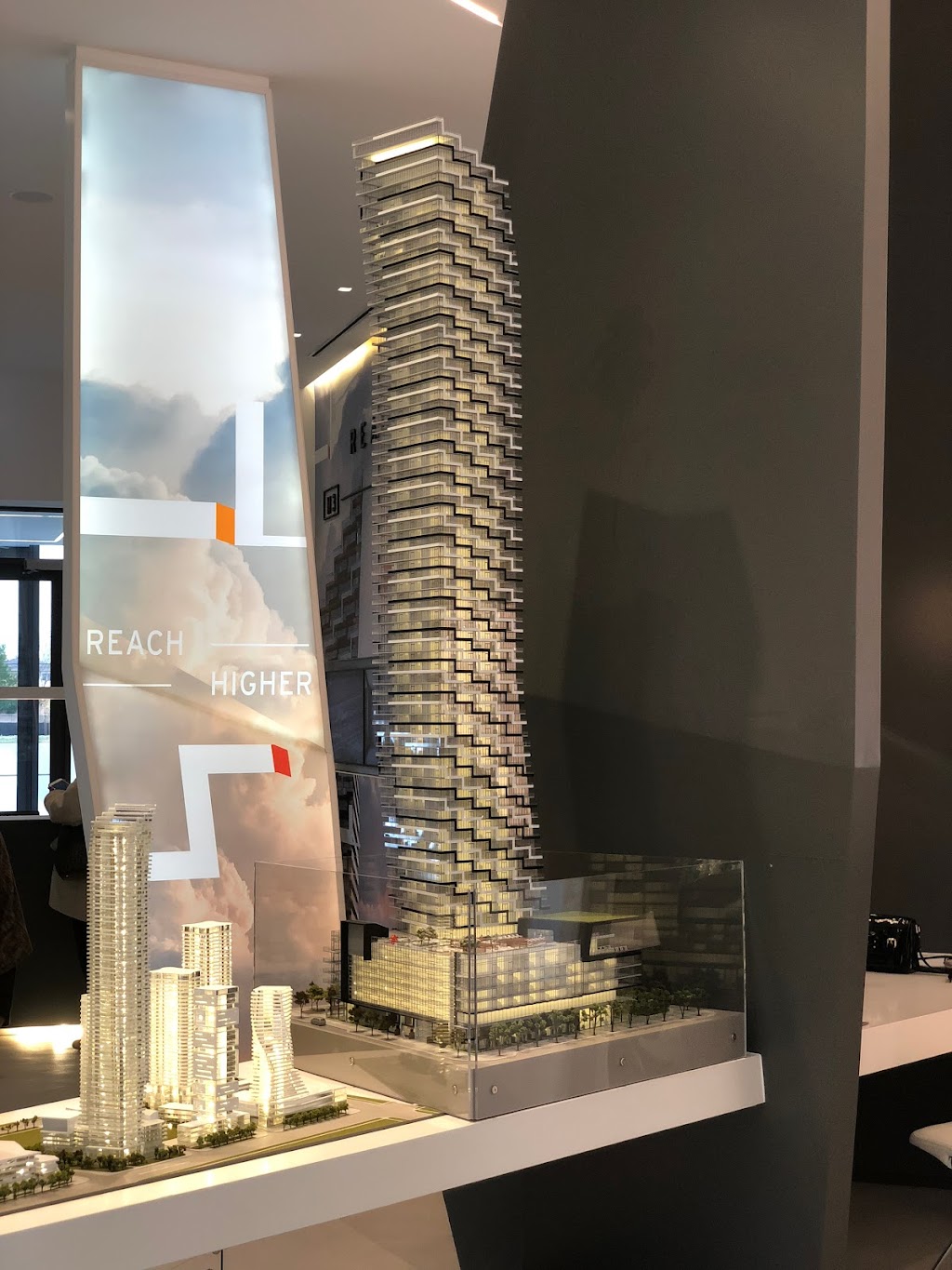 M3 Condos | 505 Webb Dr, Mississauga, ON L5B 4A4, Canada | Phone: (905) 232-0552