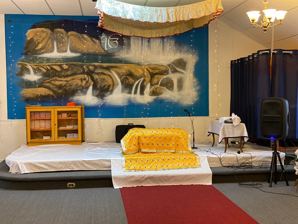 GURDWARA SIKH LEHAR INTERNATIONAL | 210 King St E, Chatham, ON N7M 3N3, Canada | Phone: (519) 350-5182