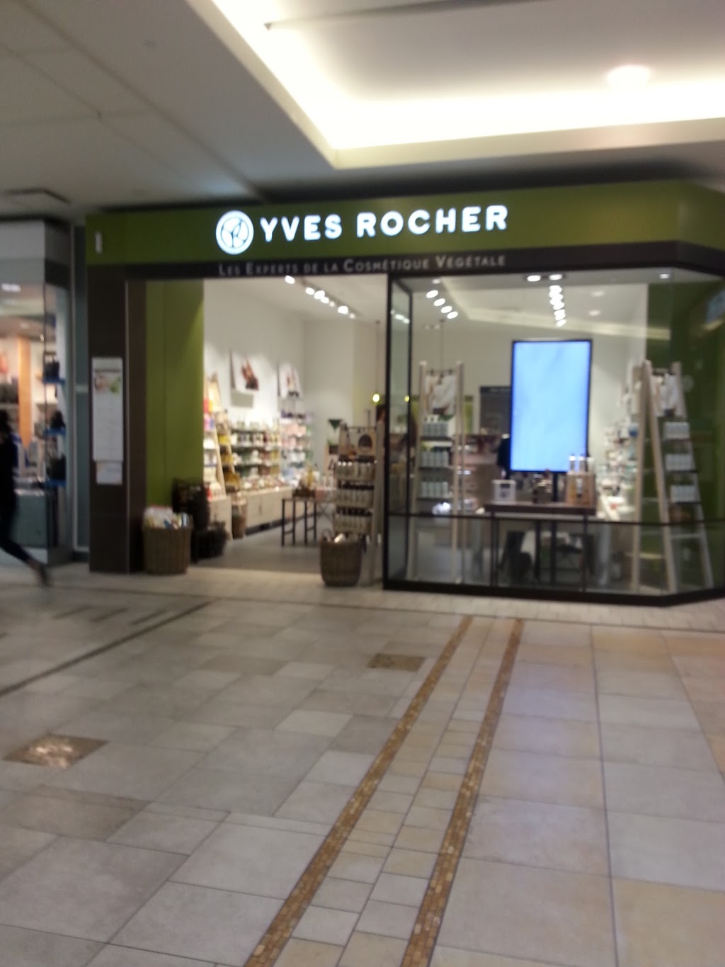 Yves Rocher | Place Rosemere, 401 Boul Labelle, Rosemère, QC J7A 3T2, Canada | Phone: (450) 433-7952