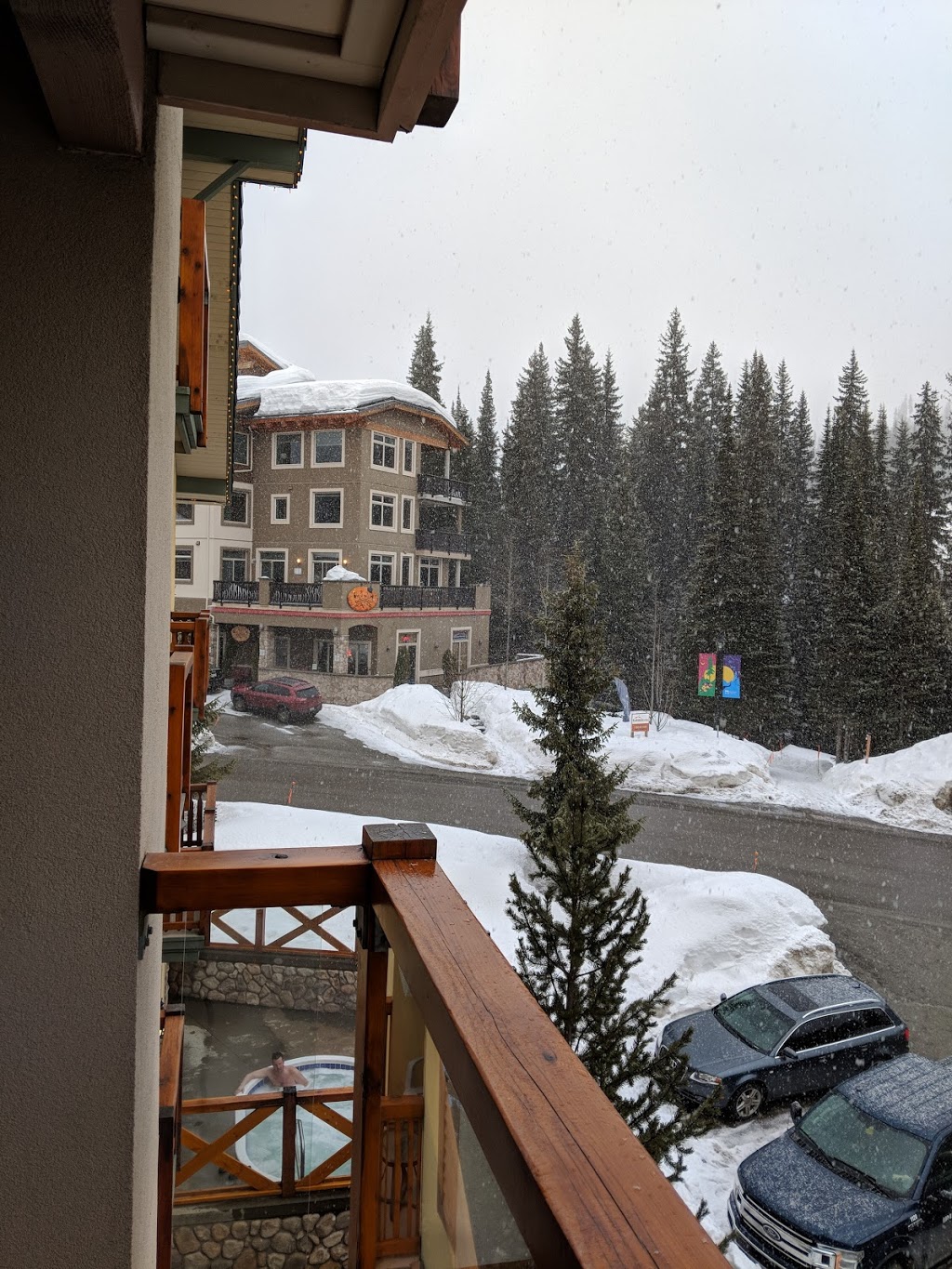 Fireside Lodge Hotel Sun Peaks | 3190 Creekside Way, Heffley Creek, BC V0E 1Z1, Canada | Phone: (250) 578-6969