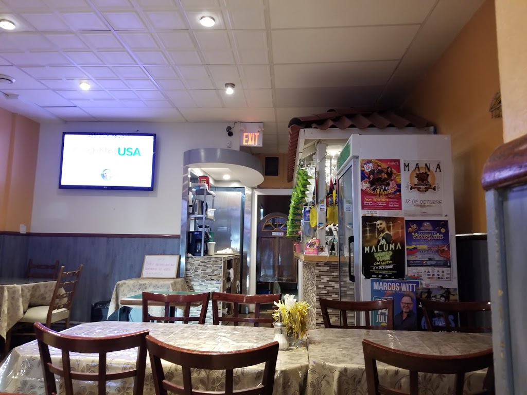 El-Tipico-Ecuatoriano | 2312 Keele St, North York, ON M6M 3Z8, Canada | Phone: (416) 614-1136