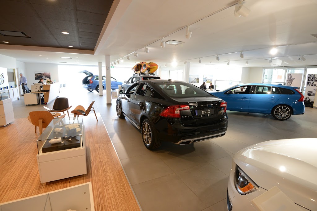 Newmarket Volvo | 301 Mulock Dr, Newmarket, ON L3Y 5W2, Canada | Phone: (905) 830-5585