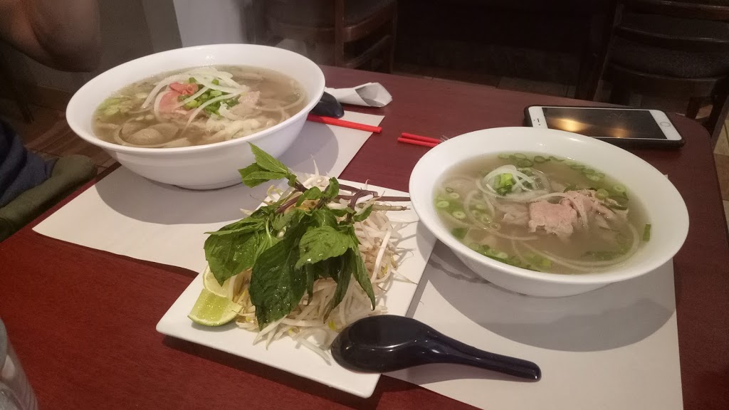 Restaurant Pho Do Thi | 1238 Rue Saint-Denis, Montréal, QC H2X 3J6, Canada | Phone: (514) 842-2961