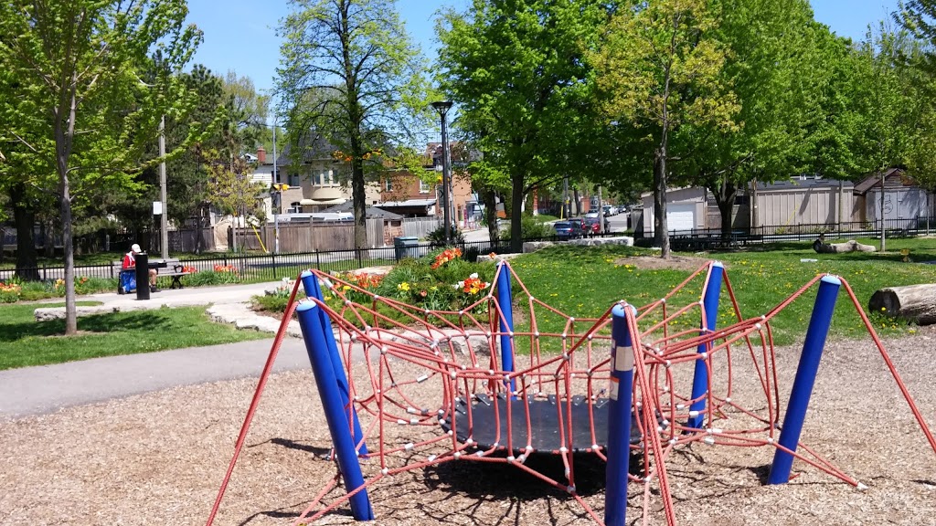 Felstead Avenue Playground | Felstead Avenue Playground, 60 Felstead Ave, Toronto, ON M1P 4N7, Canada | Phone: (416) 392-2489