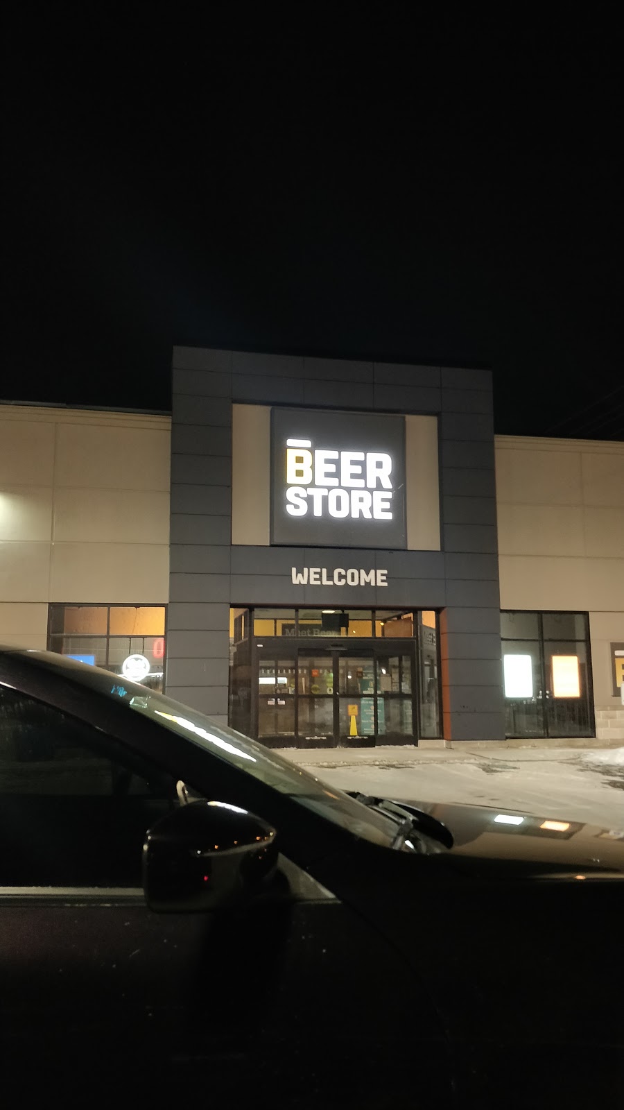 Beer Store | 9771 Jane St, Maple, ON L6A 3N9, Canada | Phone: (905) 417-6820