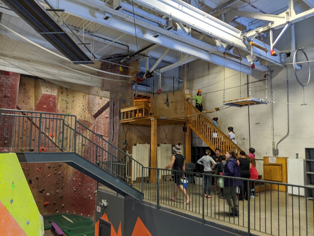 Horizon Roc Climbing Centre | 2350 Rue Dickson, Montréal, QC H1N 3T1, Canada | Phone: (514) 899-5000