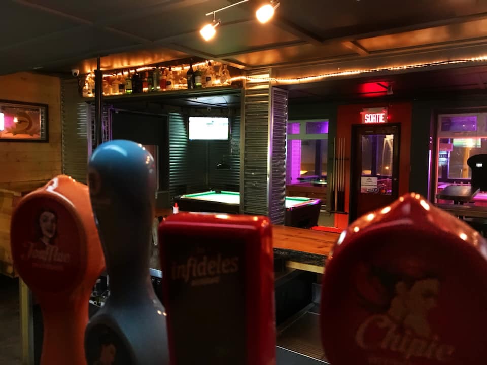 Bar L’Évasion | 394 Rue St Étienne, La Malbaie, QC G5A 1S8, Canada | Phone: (418) 665-3535