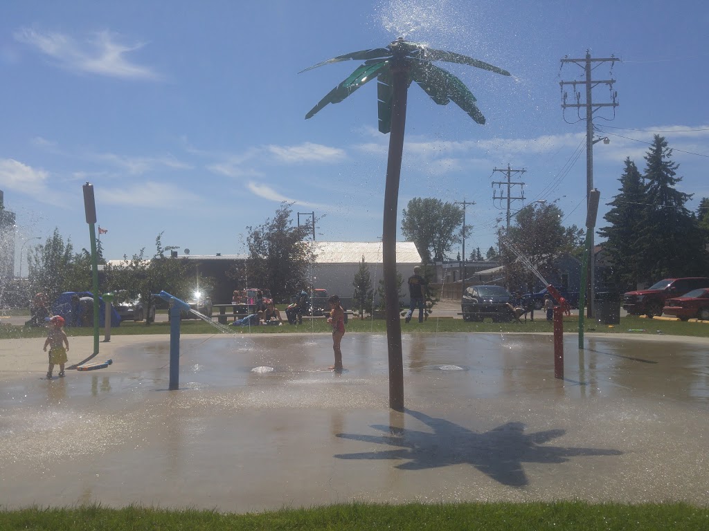 Splash Park | 1026 Chisholm Ave, Crossfield, AB T0M 0S0, Canada | Phone: (403) 946-5565