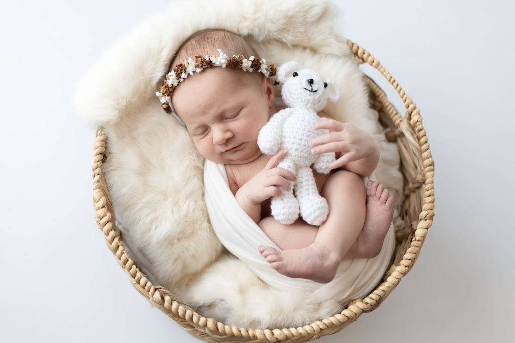 Daniela Wall Newborn Photography | 93 Parkhill Cres, Steinbach, MB R5G 0Z4, Canada | Phone: (431) 205-1506