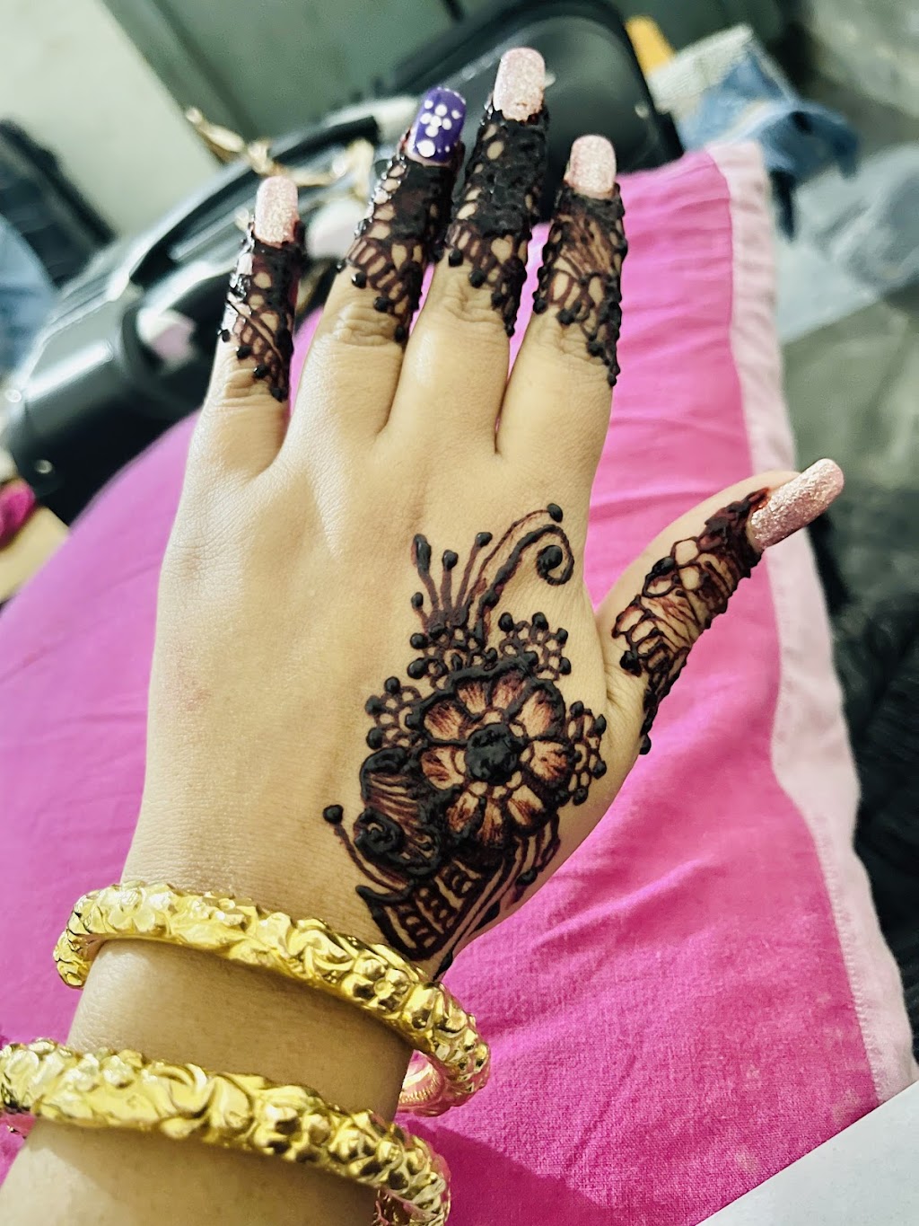 Maya salon and henna art | 39 Waterthrush Ln, Simcoe, ON N3Y 0E9, Canada | Phone: (905) 960-8212