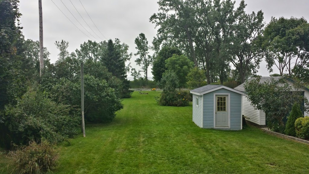 Pilgrims Landing Cottages | 171 Wellington Main St, Wellington, ON K0K 3L0, Canada | Phone: (613) 399-3228