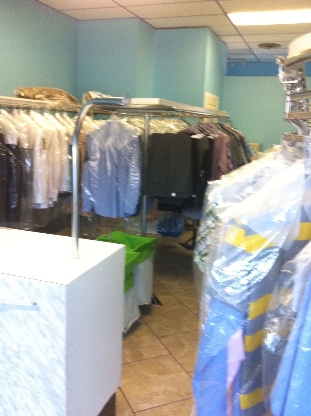Georgetown Cleaners | 310 Guelph St #4, Georgetown, ON L7G 4B1, Canada | Phone: (905) 877-8877