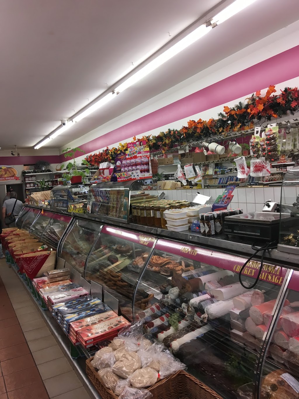 Chicago Bakery and Deli | 289 Roncesvalles Ave, Toronto, ON M6R 2M3, Canada | Phone: (416) 588-2001