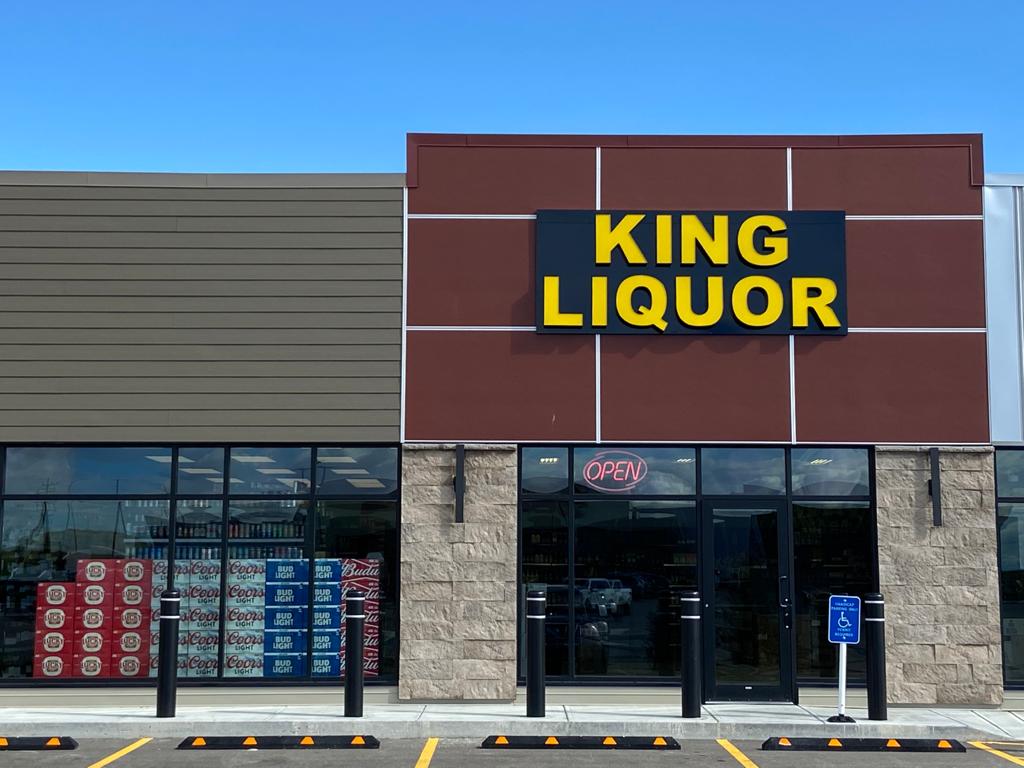 King Liquor Blackfalds | 4500 Blackfalds Crossing Way #630, Blackfalds, AB T0M 0J0, Canada | Phone: (587) 621-1215