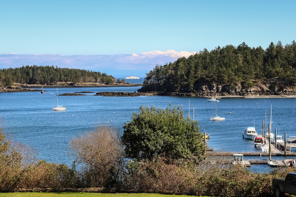 Pages Inn on Silva Bay | 3415 South Rd, Gabriola, BC V0R 1X7, Canada | Phone: (250) 247-9351